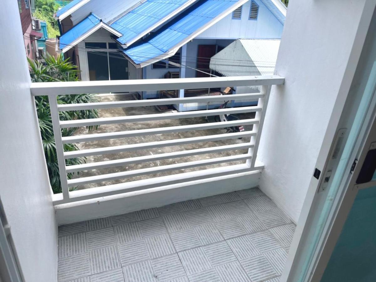 Apartment 8 *